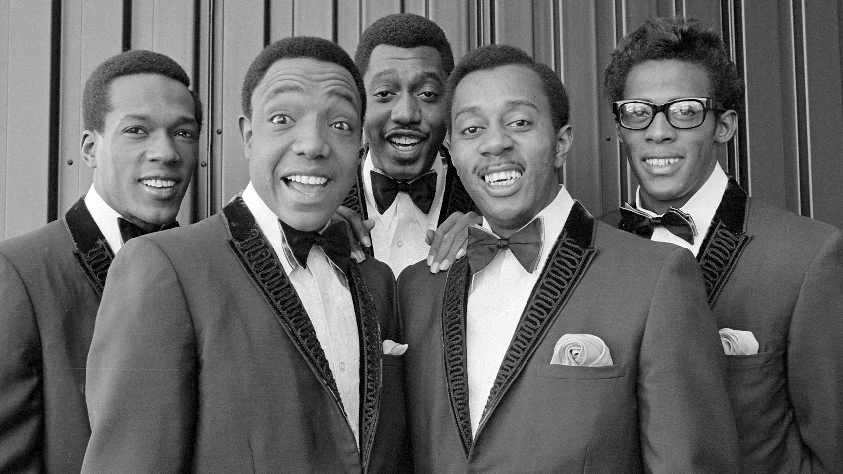 102313-national-the-temptations-band-group